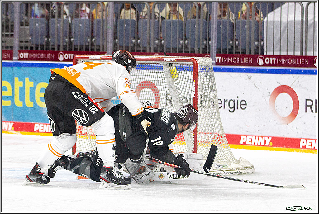 PENNY DEL;  Koelner Haie - Wolfsburg Grizzlys; Koeln, 17.03.2021